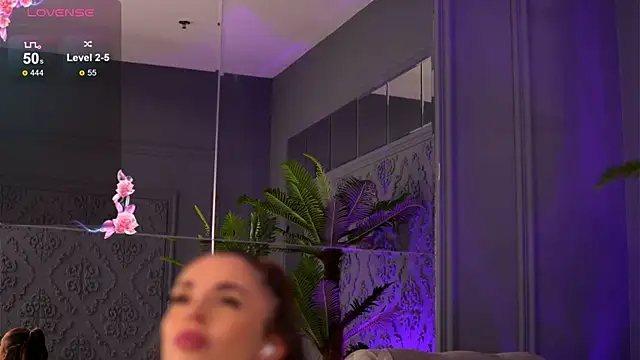 Snapshot of EsmeAinsley chatting on December 2024 03:25:02 AM EsmeAinsley online show from December 2024 03:25:02 AM