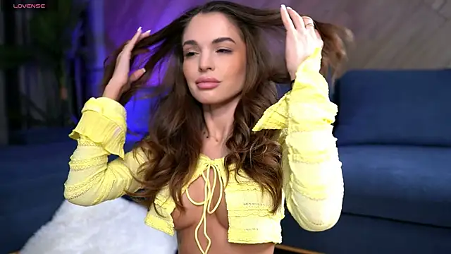 Snapshot of EsmeAinsley chatting on December 2025 01:48:02 AM EsmeAinsley online show from December 2025 01:48:02 AM