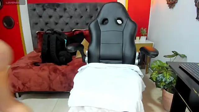 Tisha  lau online show from February 2025 01:39:01 PM