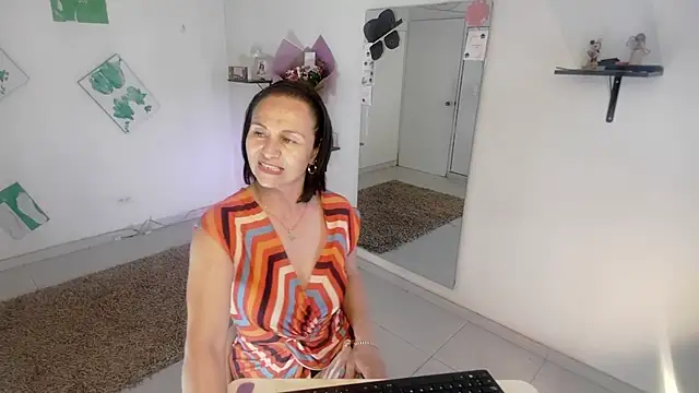 lollita 23  online show from May 2026 08:17:01 PM