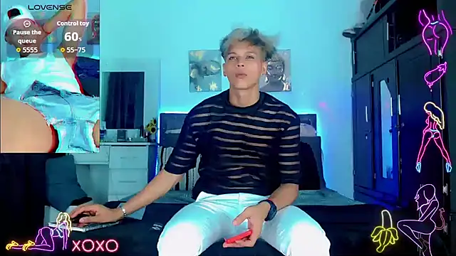 Liamscott  online show from September 2025 08:31:01 PM