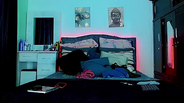 Liamscott  online show from September 2025 09:15:01 PM