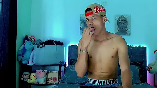 Liamscott  online show from February 2026 03:17:02 PM