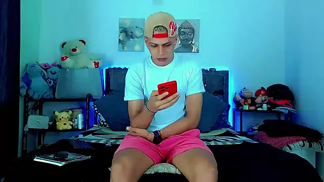 Liamscott  online show from March 2026 06:36:01 PM