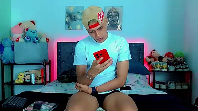 Liamscott  online show from March 2026 12:48:02 AM