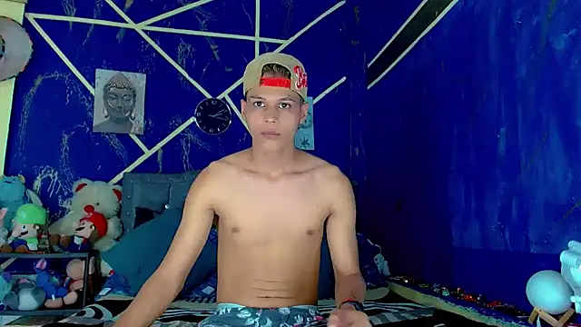 Liamscott  online show from May 2026 07:09:01 PM