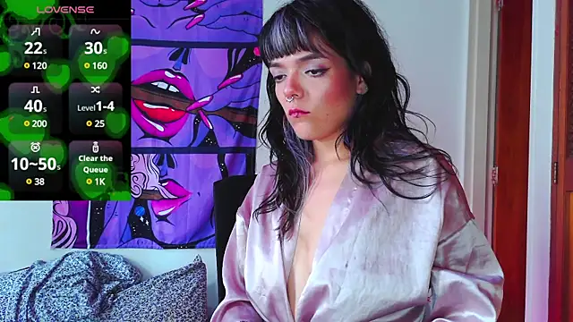 Snapshot of purple_em69 chatting on December 2024 02:04:01 PM purple em69 online show from December 2024 02:04:01 PM