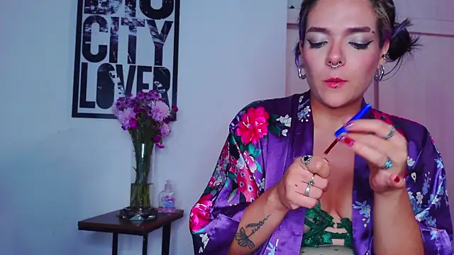 Snapshot of purple_em69 chatting on September 2025 04:47:01 AM purple em69 online show from September 2025 04:47:01 AM