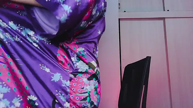 Snapshot of purple_em69 chatting on September 2025 07:35:01 AM purple em69 online show from September 2025 07:35:01 AM