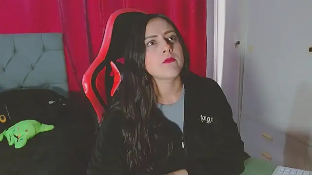 Noamartin  online show from February 2026 10:48:01 PM