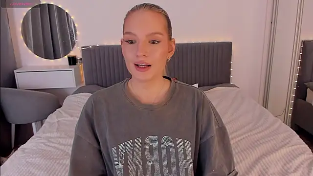 CassieRayss online show from January 2026 04:22:01 PM