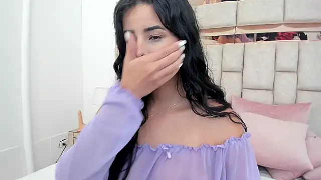 emma castilloo online show from December 2024 12:24:01 PM