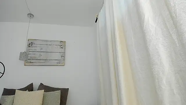 emma castilloo online show from March 2025 10:15:02 PM