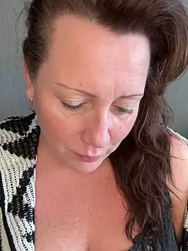 xsexycurvymilf online show from January 2025 11:45:02 AM