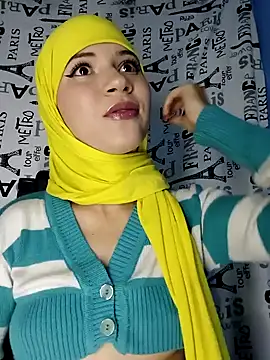 Snapshot of hanaa_18 chatting on December 2024 02:05:01 AM hanaa 18 online show from December 2024 02:05:01 AM