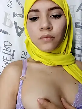 Snapshot of hanaa_18 chatting on December 2024 02:54:01 AM hanaa 18 online show from December 2024 02:54:01 AM