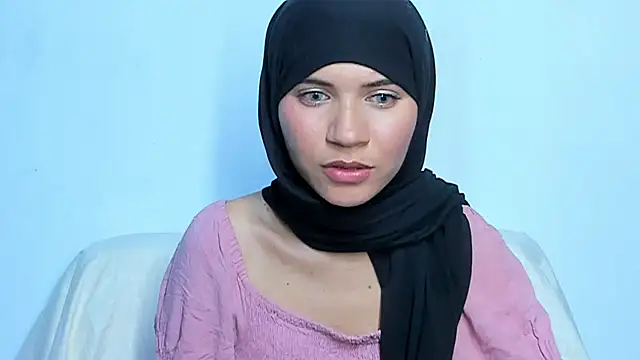 Snapshot of hanaa_18 chatting on January 2025 03:15:01 AM hanaa 18 online show from January 2025 03:15:01 AM