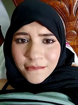 Snapshot of hanaa_18 chatting on February 2025 10:45:01 PM hanaa 18 online show from February 2025 10:45:01 PM