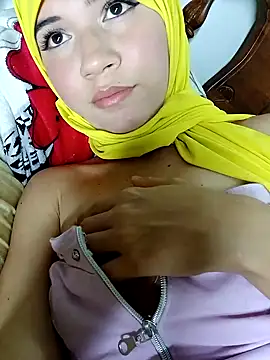 Snapshot of hanaa_18 chatting on February 2025 02:35:02 AM hanaa 18 online show from February 2025 02:35:02 AM