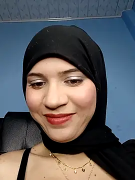 Snapshot of hanaa_18 chatting on March 2025 02:18:01 PM hanaa 18 online show from March 2025 02:18:01 PM