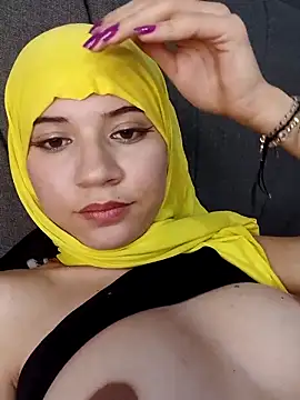 Snapshot of hanaa_18 chatting on March 2025 11:05:01 PM hanaa 18 online show from March 2025 11:05:01 PM