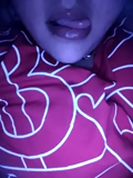 Snapshot of _Redwine_ chatting on December 2025 05:30:01 PM Redwine online show from December 2025 05:30:01 PM