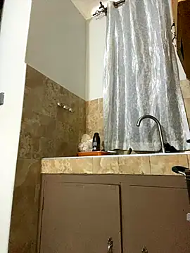 Snapshot of Dellah26 chatting on November 2025 05:01:02 PM Dellah26 online show from November 2025 05:01:02 PM