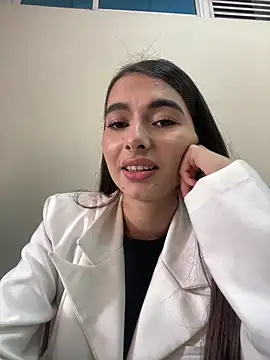 Coralinee 01 online show from November 2025 05:23:01 PM