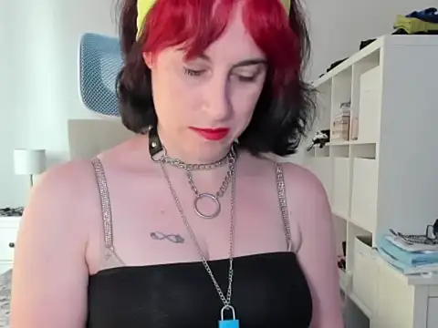 emmita69  online show from May 2026 06:02:02 PM