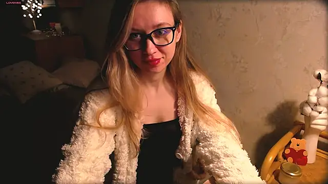 Lina Roo online show from April 2026 05:58:01 PM