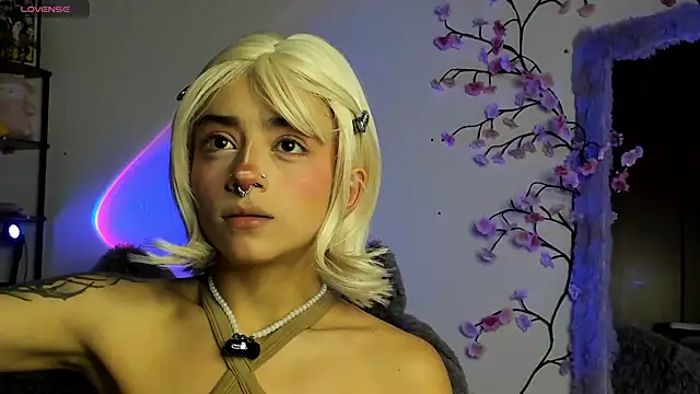 sami monroe online show from April 2026 10:57:02 PM