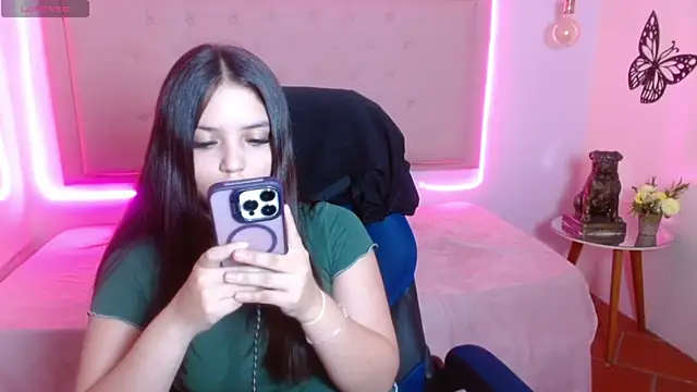 Lorena warren online show from May 2026 01:23:02 AM