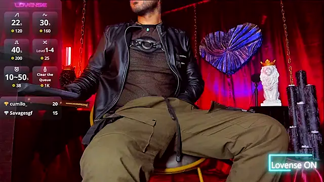 Snapshot of LatinMilk_ chatting on December 2024 07:43:01 AM LatinMilk online show from December 2024 07:43:01 AM