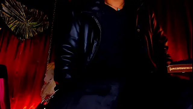 Snapshot of LatinMilk_ chatting on February 2025 04:14:01 PM LatinMilk online show from February 2025 04:14:01 PM