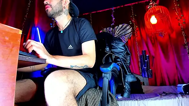 Snapshot of LatinMilk_ chatting on January 2026 07:52:02 PM LatinMilk online show from January 2026 07:52:02 PM