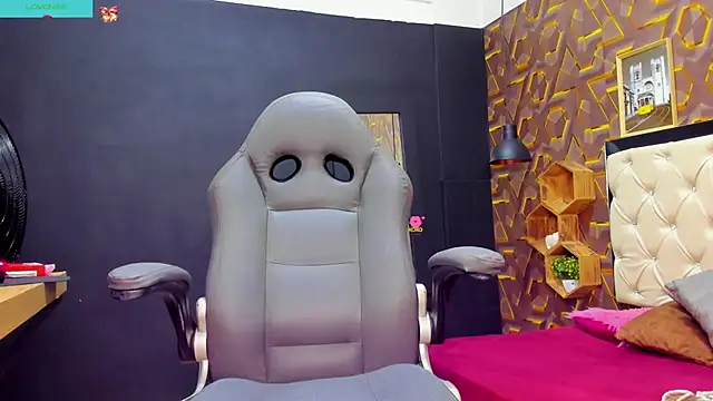 deyy madissonn online show from December 2024 08:15:01 PM