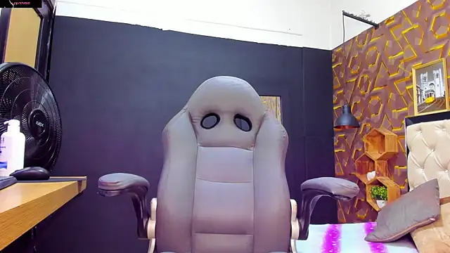 deyy madissonn online show from January 2025 09:36:01 PM