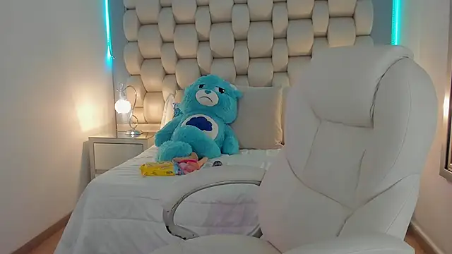 Snapshot of Helleamazing chatting on January 2025 06:39:01 AM Helleamazing online show from January 2025 06:39:01 AM