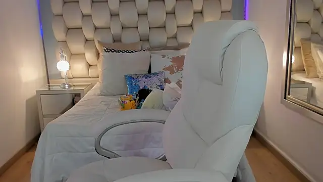 Snapshot of Helleamazing chatting on January 2025 04:58:01 AM Helleamazing online show from January 2025 04:58:01 AM