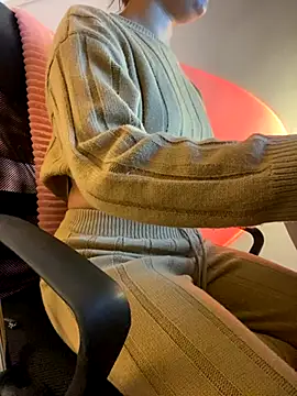 Giuliaat online show from November 2025 06:41:04 PM