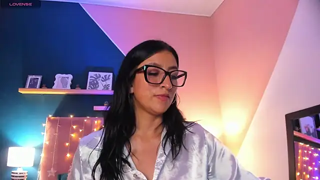 kira moon   online show from December 2024 11:47:01 PM