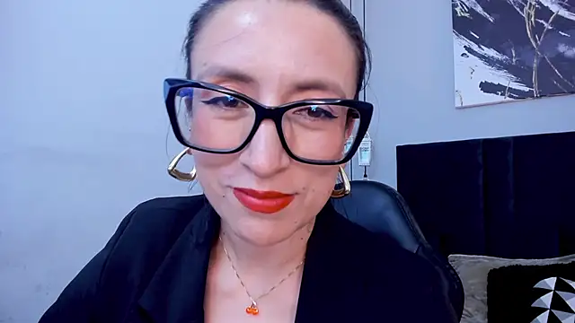 kira moon   online show from February 2026 09:33:01 PM