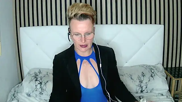 Snapshot of xxNoeliaxx chatting on January 2025 07:37:02 AM xxNoeliaxx online show from January 2025 07:37:02 AM