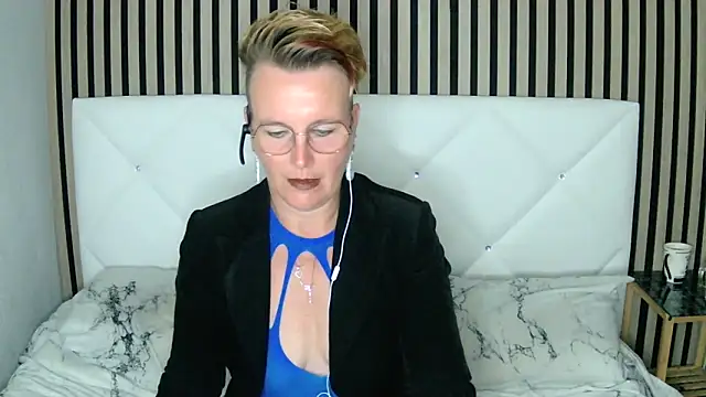 Snapshot of xxNoeliaxx chatting on January 2025 08:00:02 AM xxNoeliaxx online show from January 2025 08:00:02 AM