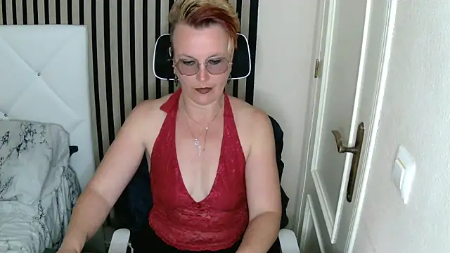 Snapshot of xxNoeliaxx chatting on March 2025 07:42:02 AM xxNoeliaxx online show from March 2025 07:42:02 AM