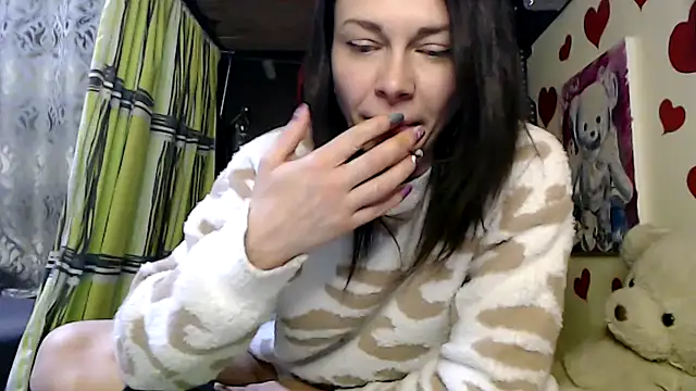 Snapshot of HarleyQuinn_69 chatting on February 2025 11:12:02 PM HarleyQuinn 69 online show from February 2025 11:12:02 PM