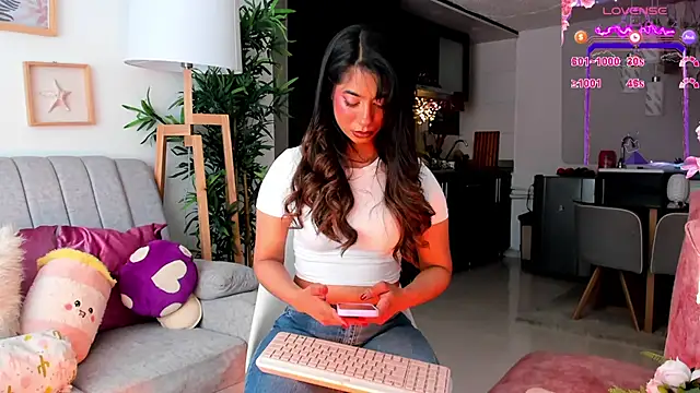 Snapshot of Issa_cooper chatting on September 2025 03:39:01 PM Issa cooper online show from September 2025 03:39:01 PM