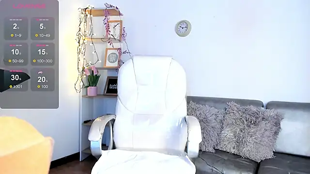 Snapshot of Issa_cooper chatting on November 2025 02:51:02 PM Issa cooper online show from November 2025 02:51:02 PM