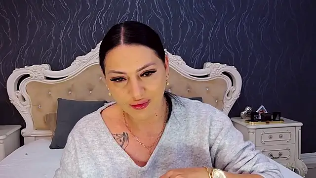 Lauren Saint online show from November 2025 09:43:01 AM