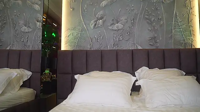 Snapshot of eva_fashionista chatting on January 2025 03:56:02 AM eva fashionista online show from January 2025 03:56:02 AM